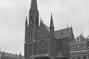 399px-Sint-Ignatiuskerk_Rotterdam_1967-_NL-RtSA_4121_305438-10-01